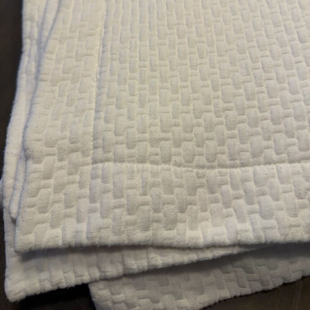 Peacock Alley Standard Matelasse Pillow Shams White SET